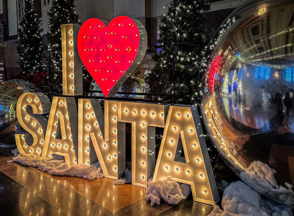 I Heart Santa Display in Holiday Reflections